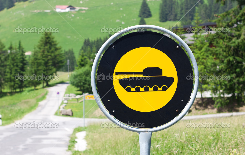 Furgone corriere in consegna